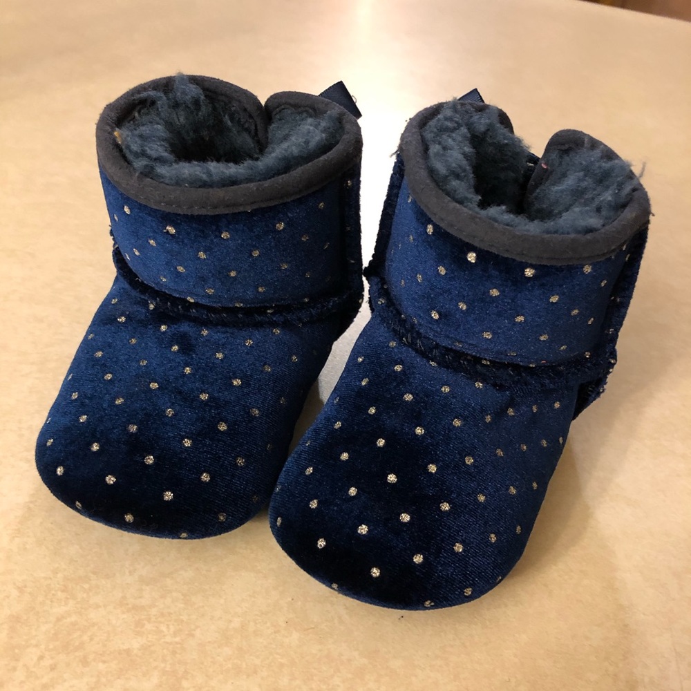 Infant uggs size 4/5